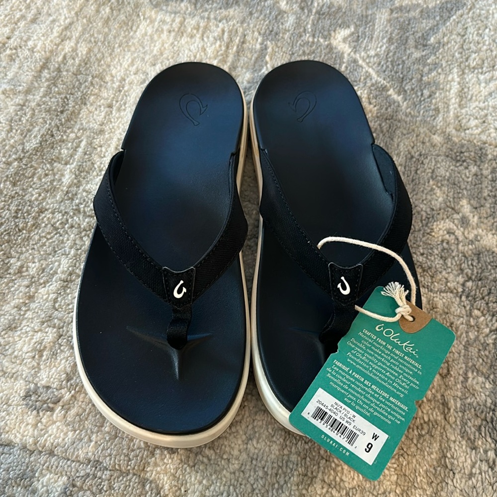 Women’s Olukai sandals